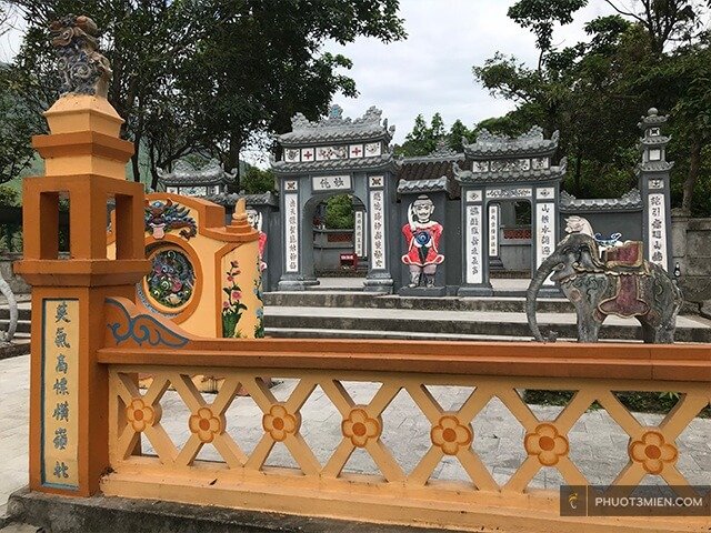 Temple "duc Lieu Hanh"