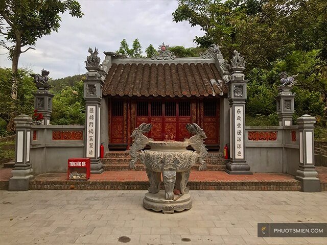 Temple "duc Lieu Hanh"