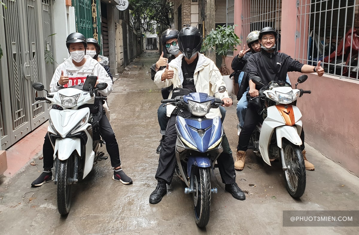 Ấm lòng Các chiến sĩ công an góp tiền tặng xe máy mới cho nữ lao công ở Hà  Nội bị cướp xe trong đêm