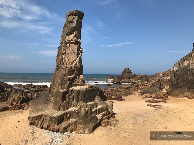 The Rock Jumping Beach