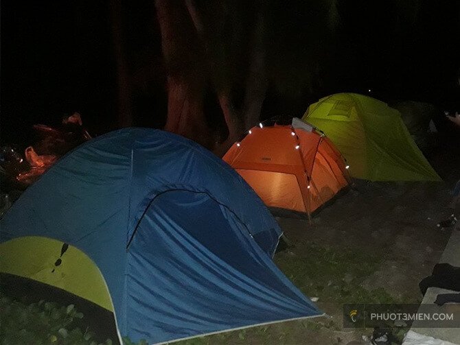 dựng lều cắm trại ở Côn Đảo