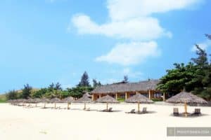 White Sands Resort có bãi biển riêng