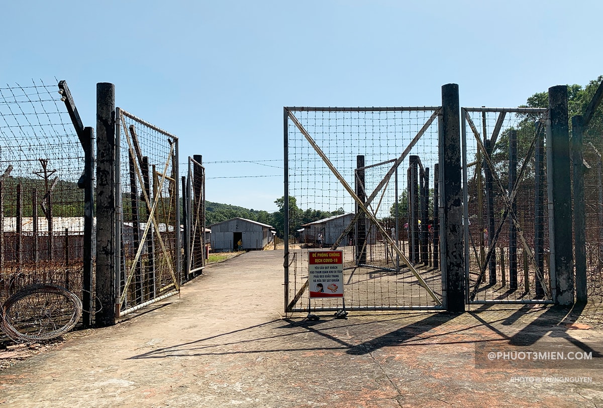 This image shows the depth of the razor wire fences (about 8 fences) around Phu Quoc Prison.