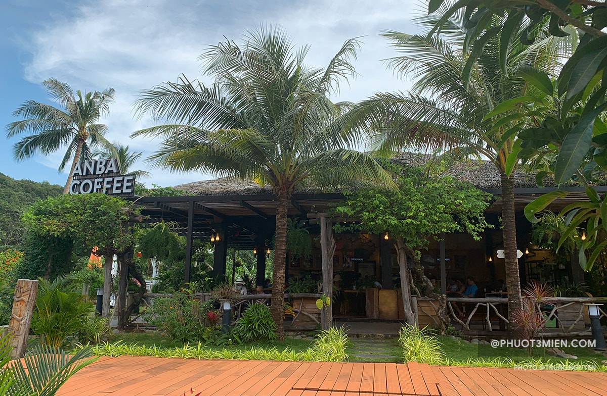 quán cafe trên đảo