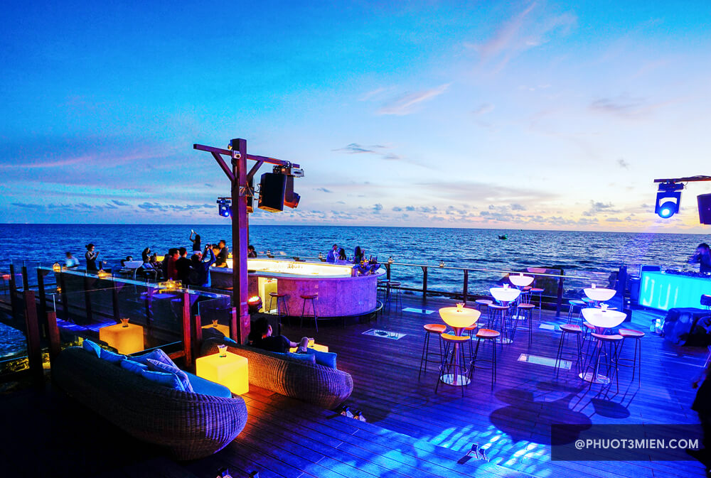 Rock Island Club | Nam Nghi Resort