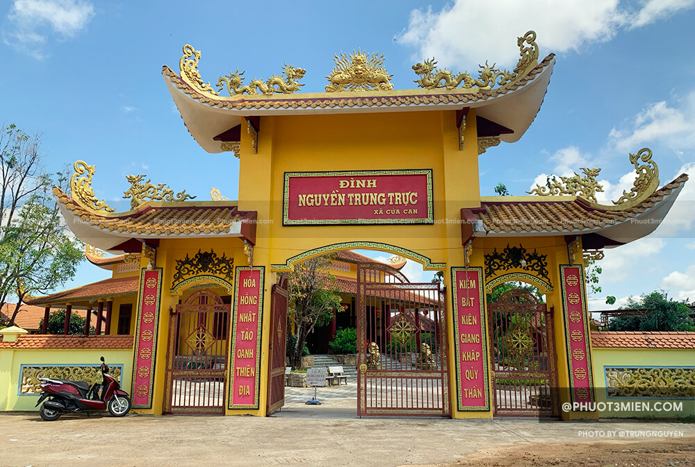 Cổng Tam Quan Đình