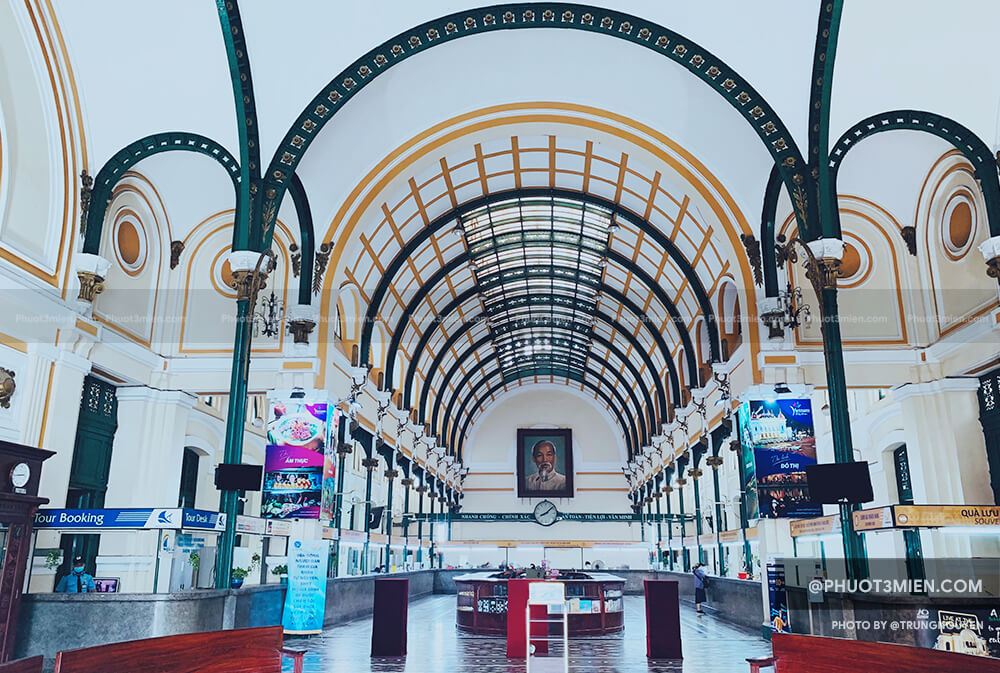 Architecture inside central post office. 