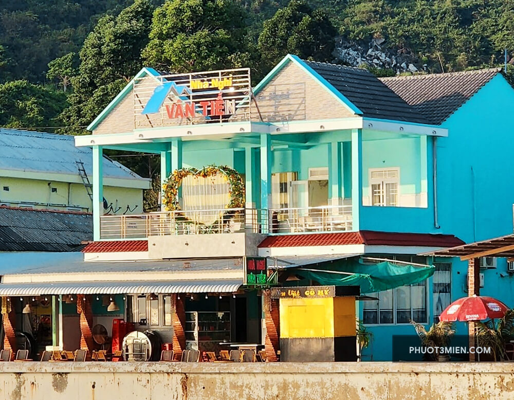 Nhà nghỉ Vân Tiến ngay cầu cảng Hòn Sơn