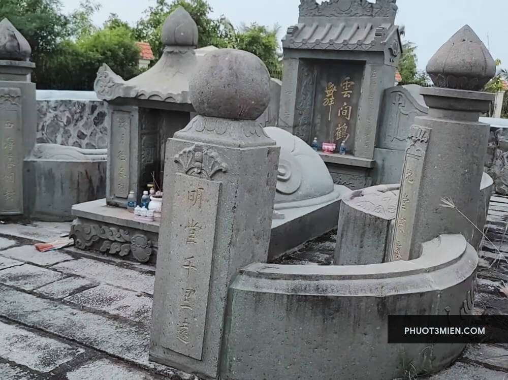 Lăng mộ bà Trần Thị Sanh (Sinh) - Mả Bà Hầu