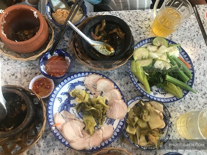 ăn trưa ở Vũng Tàu